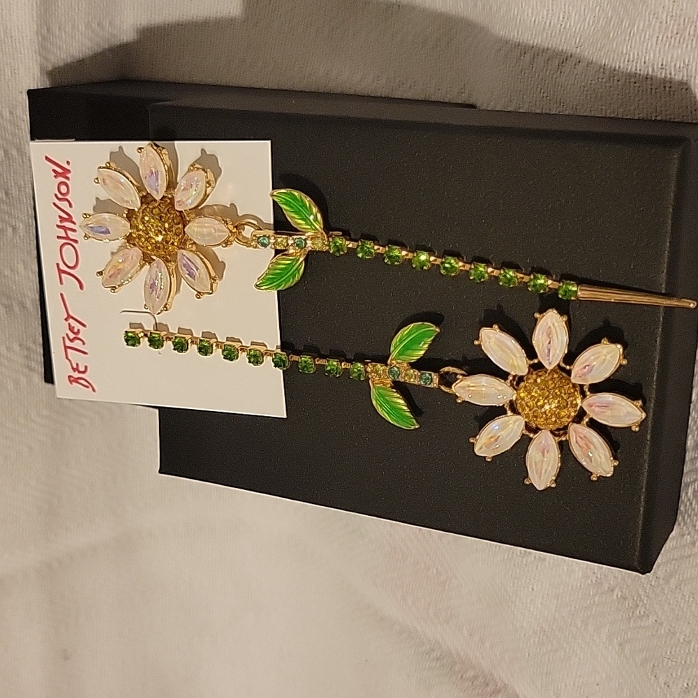 NEW Betsey Johnson Daisy Flower Gold Iridescent Crystal Dangling Earrings - Picture 2 of 6